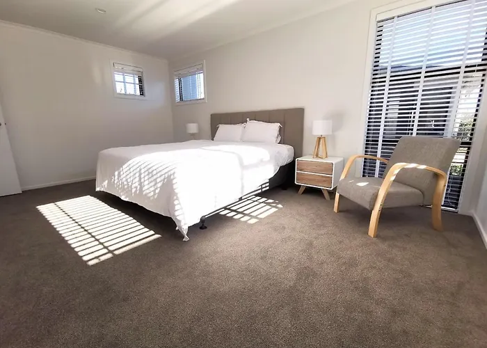 Nelson City Town House 10 Minute Walk To Town