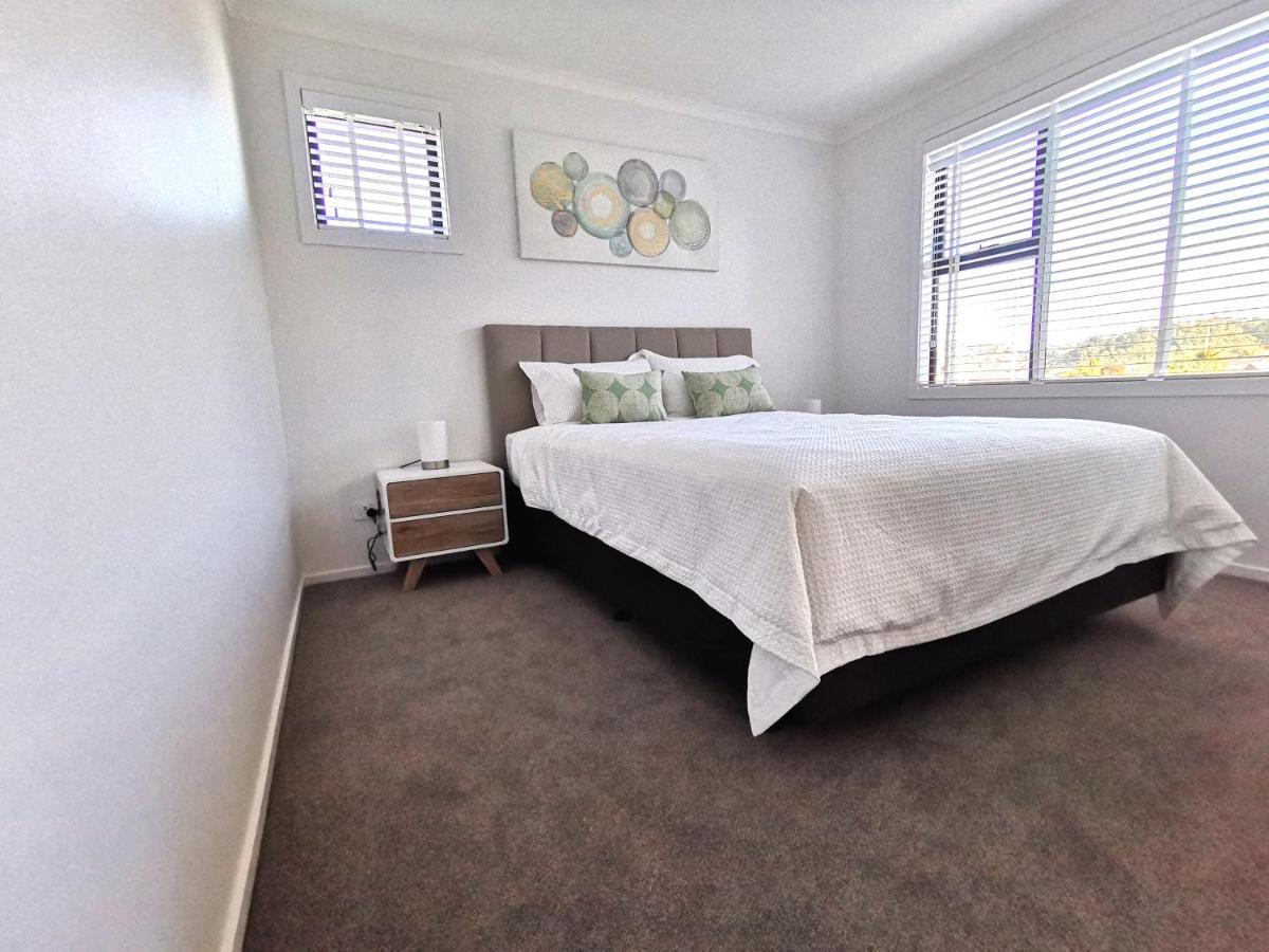 Town House 10 Minute Walk To Town *